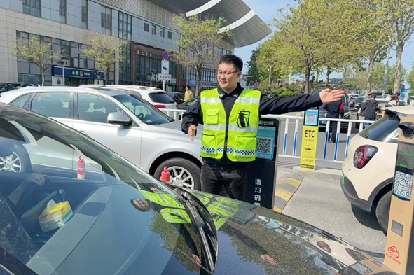 多措并举保畅通 暖心护航出行路——烟台汽车总站火车站停车场圆满完成“五一”假期服务保障工作